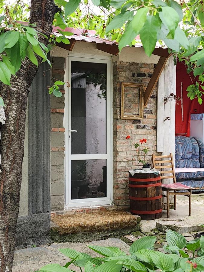 Authentic Apartment In The Centre 키시나우 외부 사진